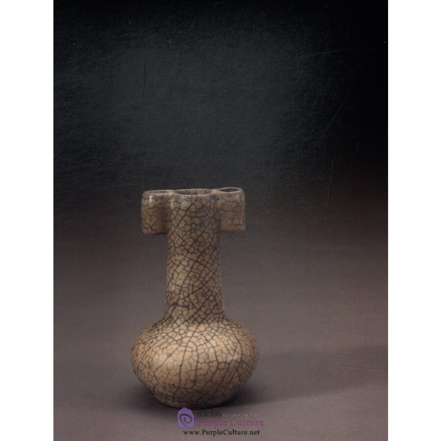 Sample pages of Selection of Ge Ware: The Palace Museum Collection and Archaeological Discoveries (ISBN:9787513410595)