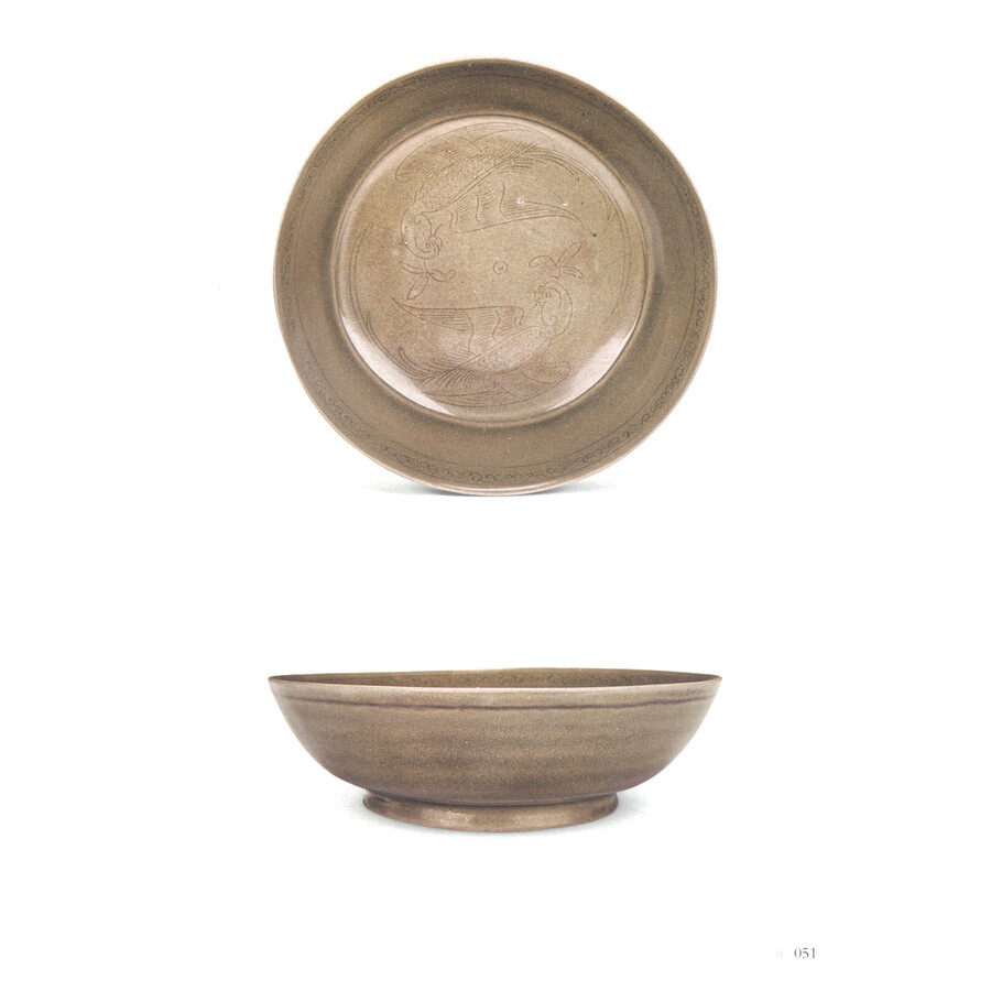 Sample pages of Delicate and exquisite: Early Northern Song Dynasty porcelain unearthed from the Housiao kiln site at Shanglin Lake 纤细精巧：上林湖后司岙窑址出土北宋早期瓷器 (ISBN:9787501079148)